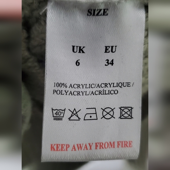 QED London Cropped Cardigan - Picture 5 of 6